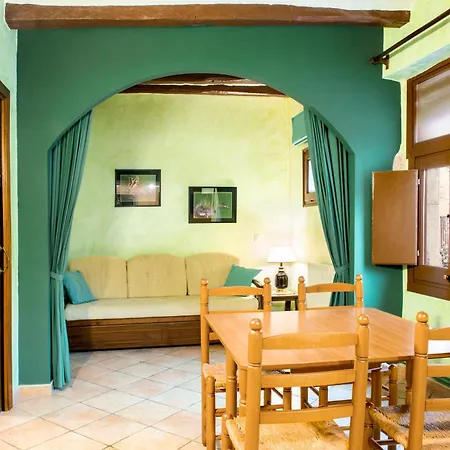Allotjaments Placa Major-aulina Apartment